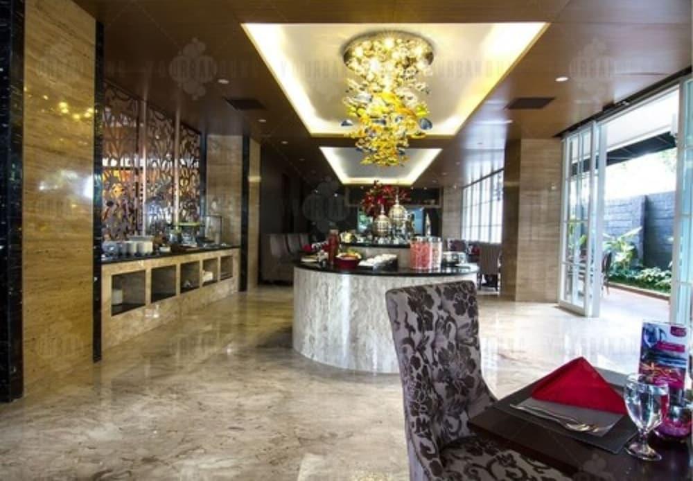 Belviu Hotel Bandung Esterno foto