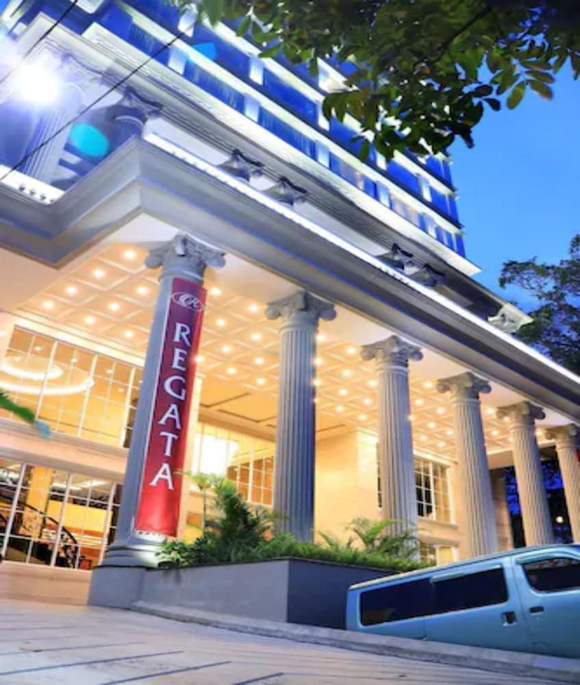 Belviu Hotel Bandung Esterno foto