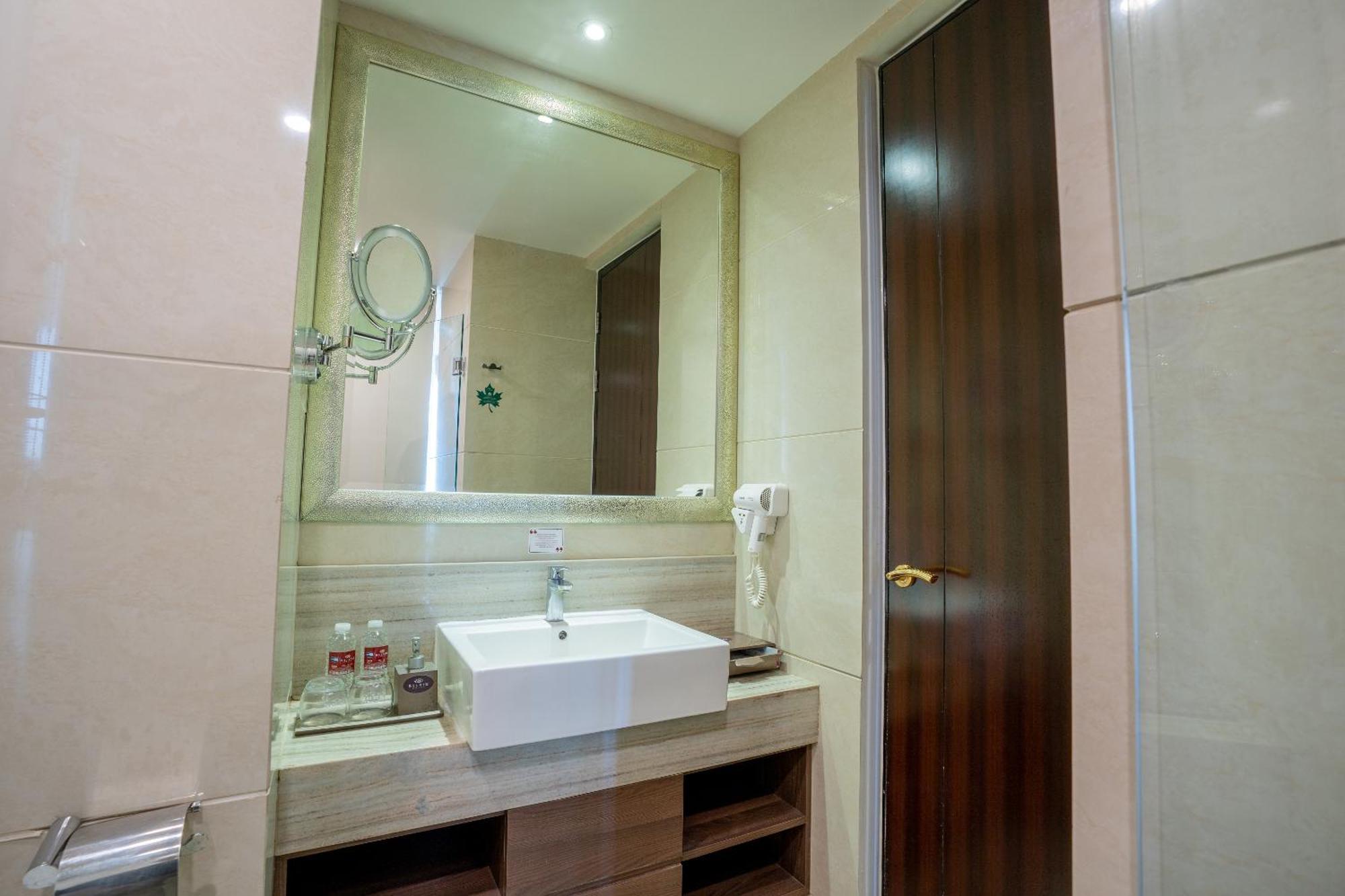 Belviu Hotel Bandung Esterno foto